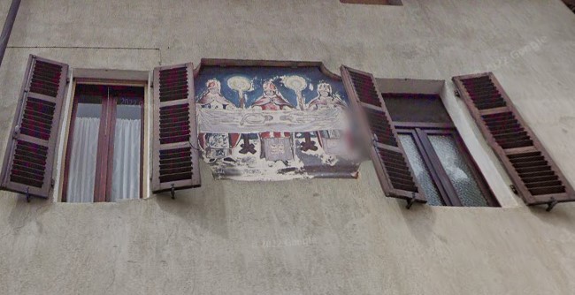 ANDEZENO (To). Via Cavour, 61, su casa privata.