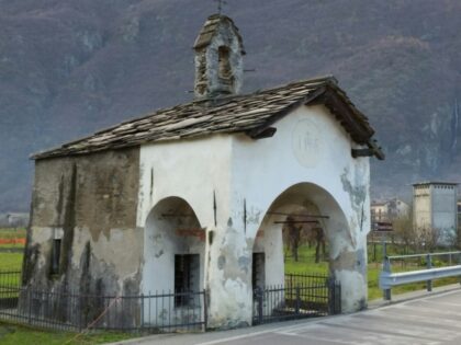 ISSOGNE (Ao), loc. La Colombiere, str. reg. 4, Cappella del Santo Sudario.