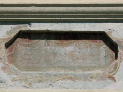 CHIAVERANO (TO). Cappella di S. Rocco, con immagine sindonica.