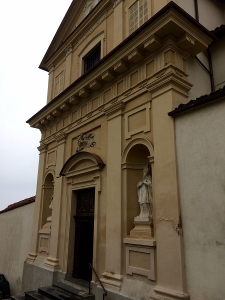 PINEROLO (TO). Monastero della Visitazione, con tela a tema sindonico.