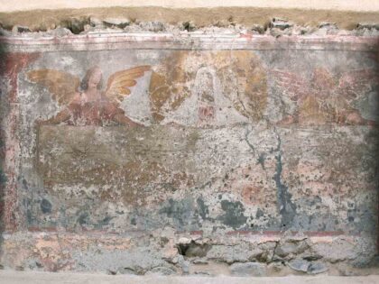 ENTRACQUE (CN). Casa privata. Piazza Giovanni XXIII, con affresco sindonico.