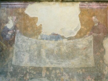 OSASCO (TO). Porta. Via IV novembre con affresco sindonico.