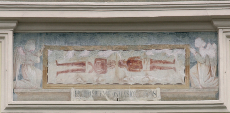 S. MAURIZIO CANAVESE (T0). Parrochia di S. Maurizio. Immagine sindonica in facciata.